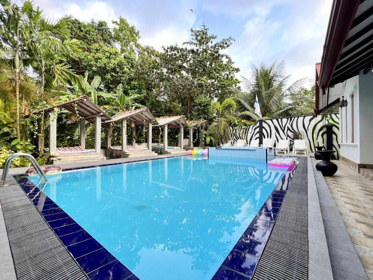 Secret Garden Hotel Hikkaduwa Buitenkant foto