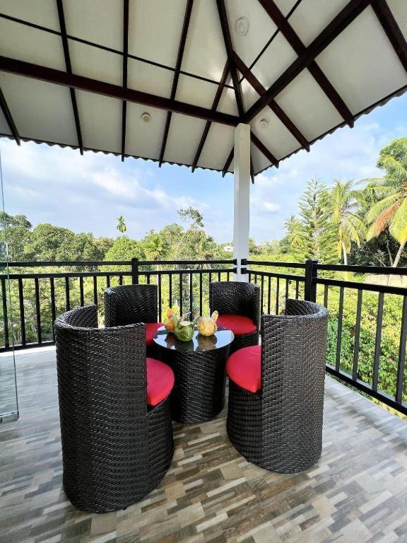 Secret Garden Hotel Hikkaduwa Buitenkant foto
